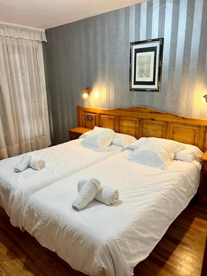 Hotel Eriste Extérieur photo