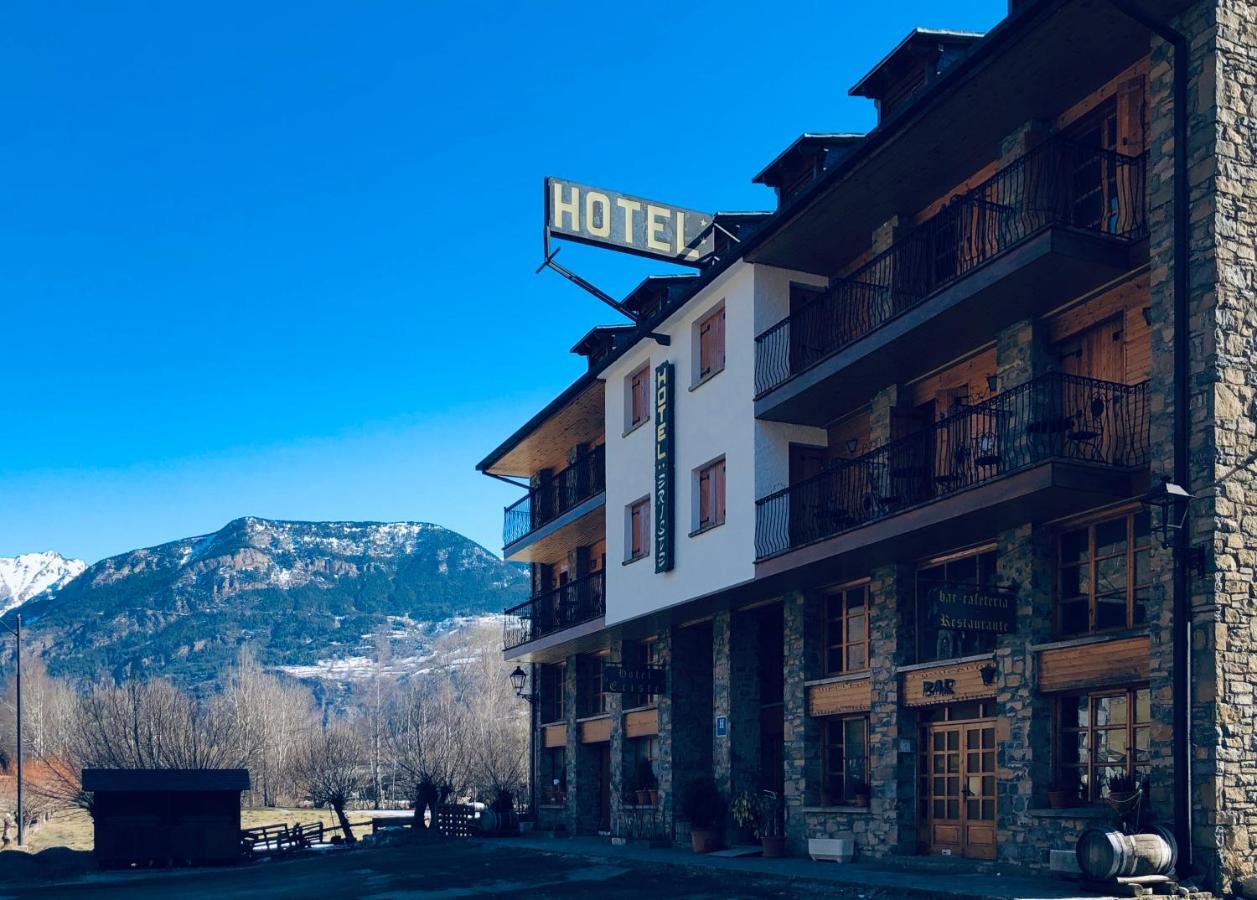 Hotel Eriste Extérieur photo